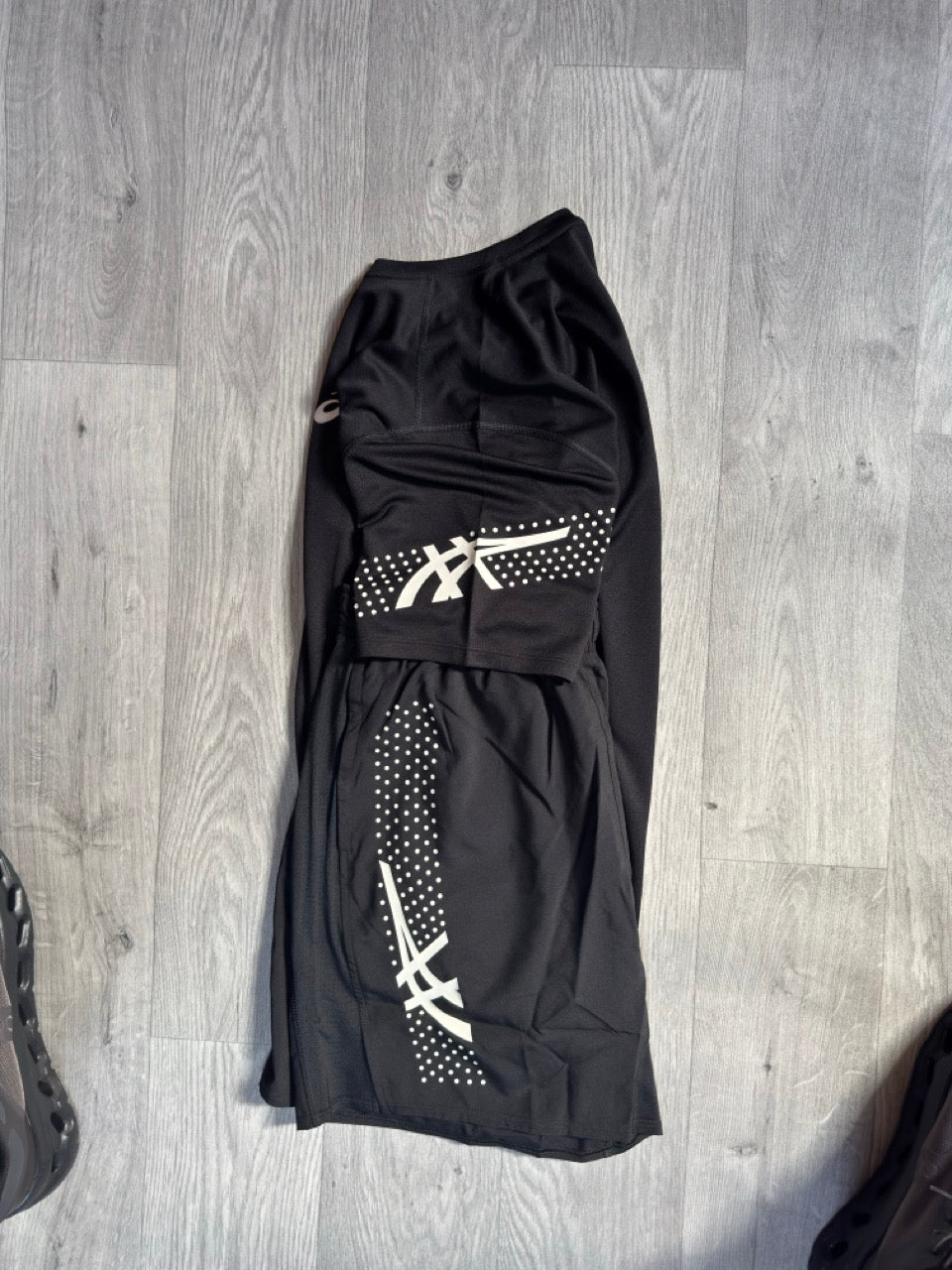 ASICS Icon Set – Black & White Training Shorts & T-Shirt