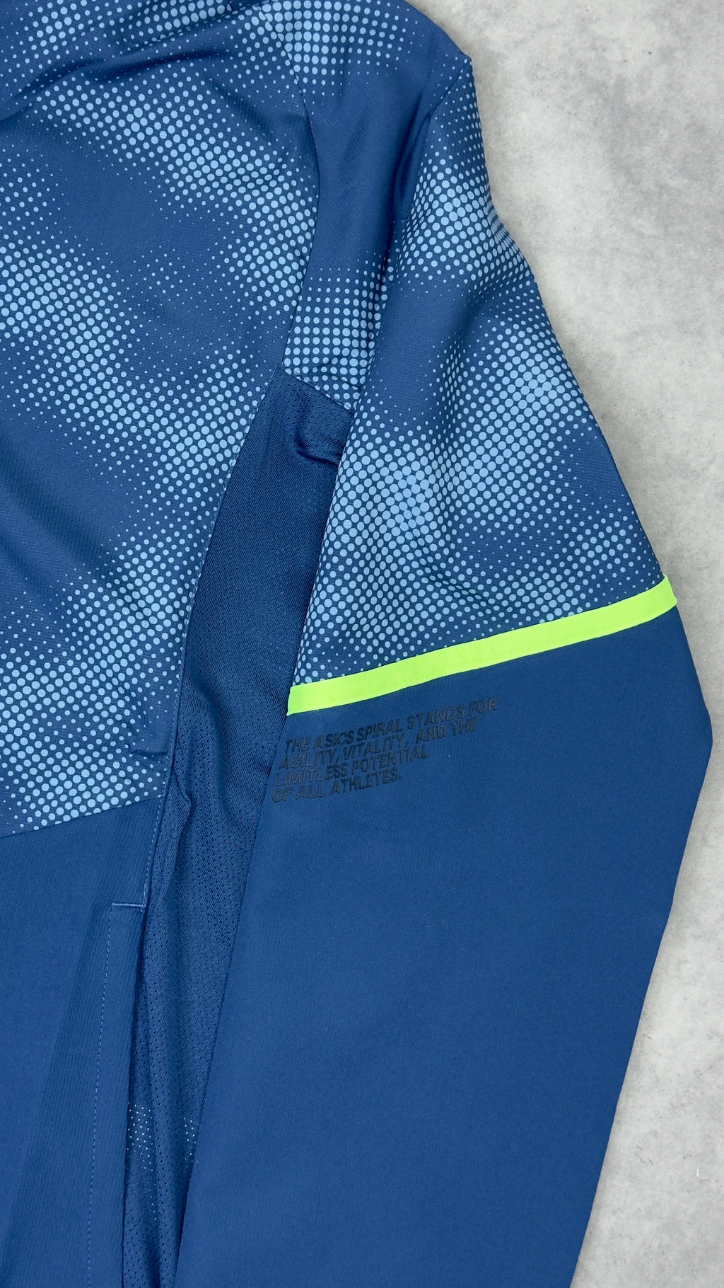 ASICS Asia Exclusive Cloud Pattern 3-Piece Set | T-Shirt, Shorts & Jacket (navy)