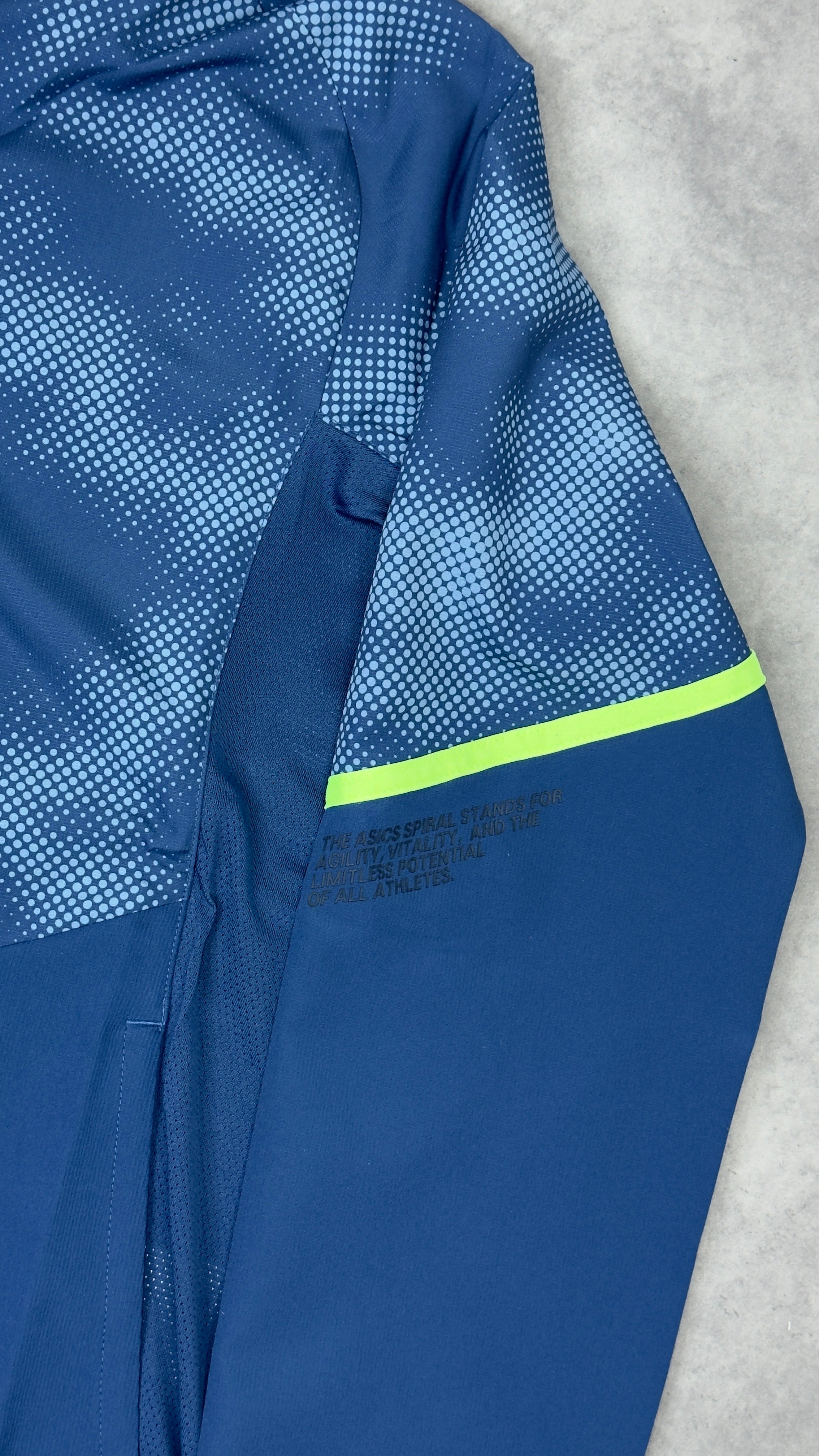 ASICS Asia Exclusive Cloud Pattern 3-Piece Set | T-Shirt, Shorts & Jacket (navy)